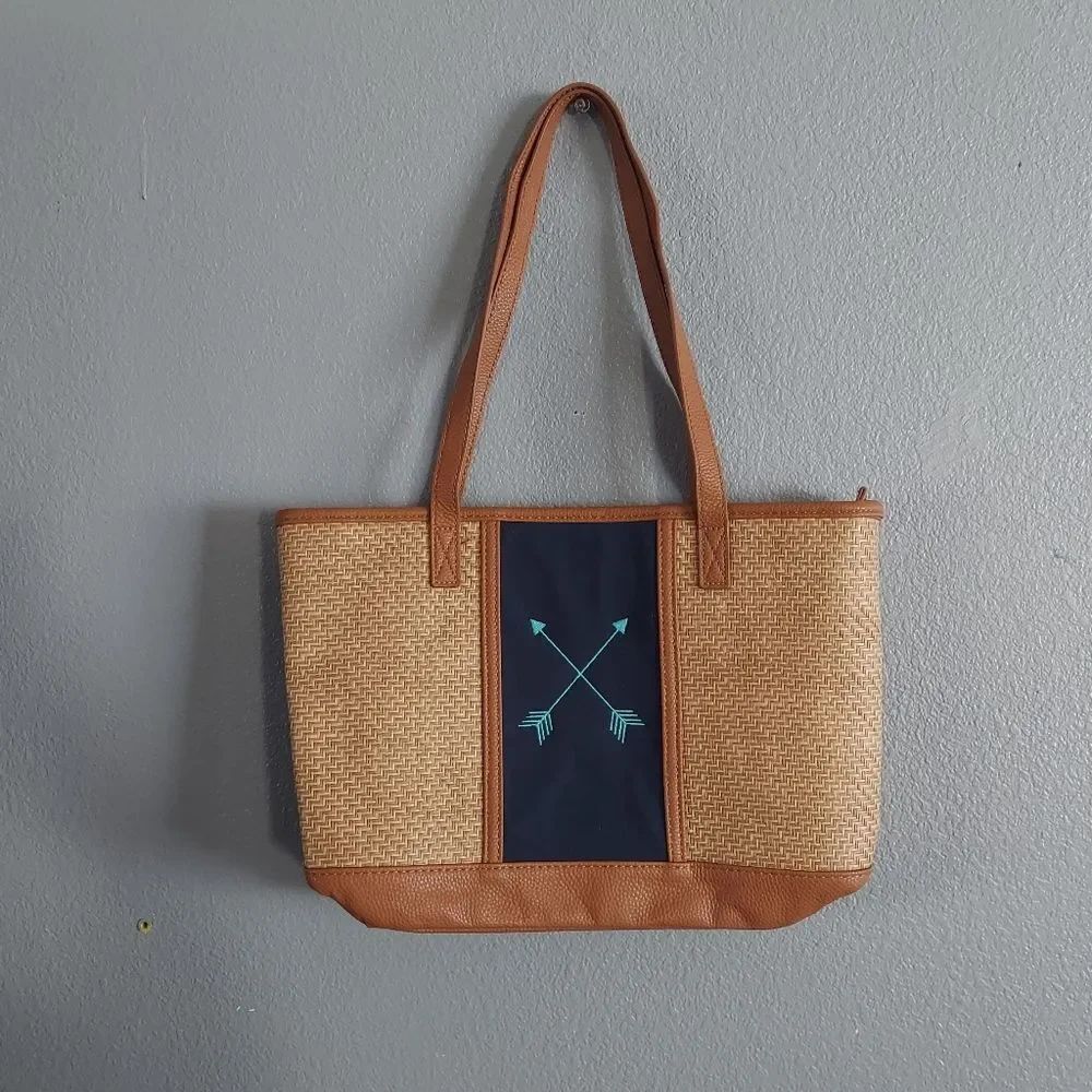 Thirty-one Dream Big Tote In Natural Straw With Navy Trim